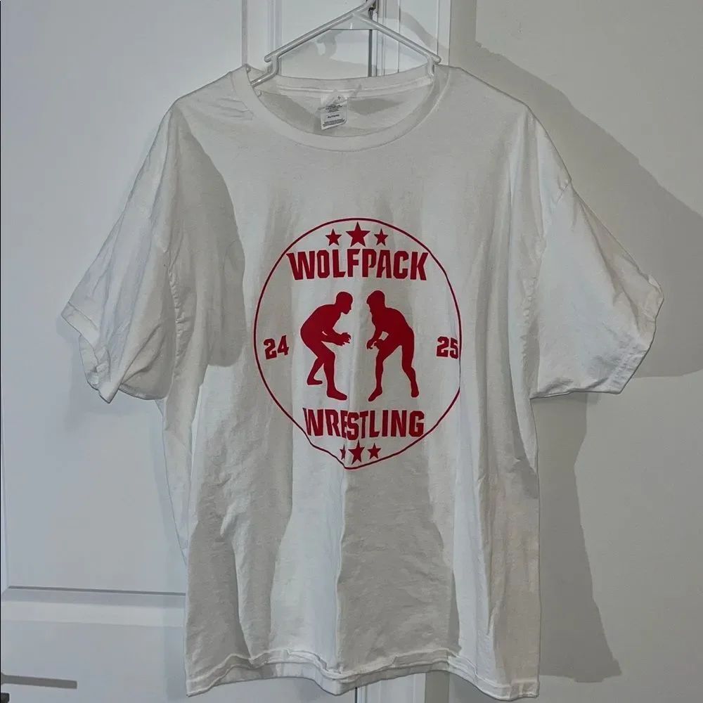 2024-2025 NC North Carolina men’s State Wolfpack wrestling team T shirt-XL